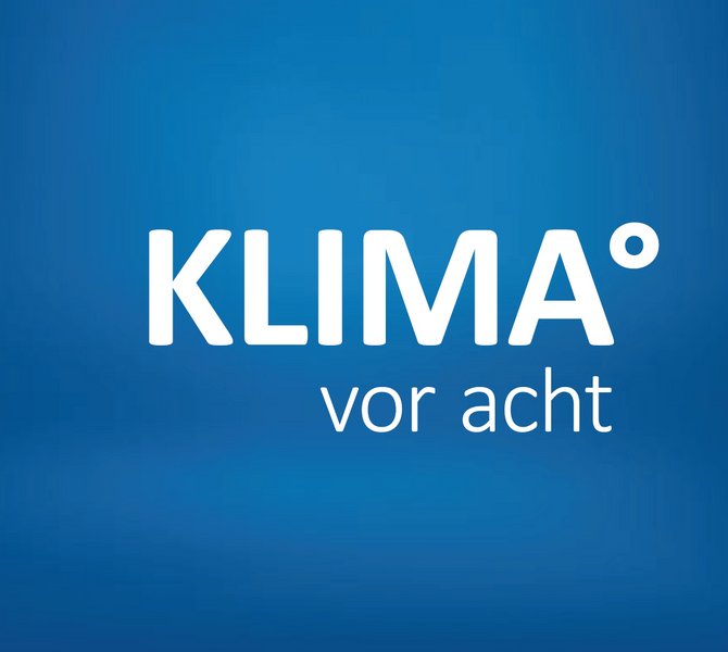 Logo von Klima vor acht vor einfarbigem Hintergrund