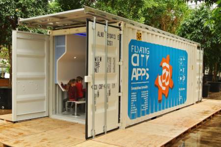 CityApps – schmale Containerhäuser auf schwimmenden Fundamenten