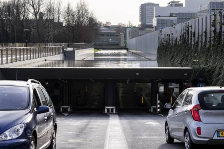 Die Parkeergarage Museumspark mit Wasserspeicher, Rotterdam