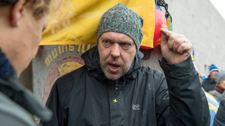 Vladimir Slivyak von der russischen Umweltschutz-Organisation «Ecodefense» auf der Demonstration in Bonn