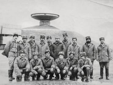 Schwarzweißfotografie: Gruppenfoto  von Soldaten der Sowjetarmee